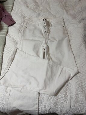 White American Eagle Flare Jeans